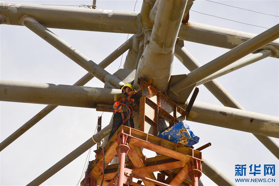 (圖文互動)(1)西藏拉薩貢嘎國際機場新建T3航站樓鋼結構封頂