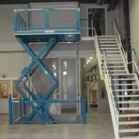 武漢液壓升降平臺(tái) 升降機(jī)生產(chǎn)廠家